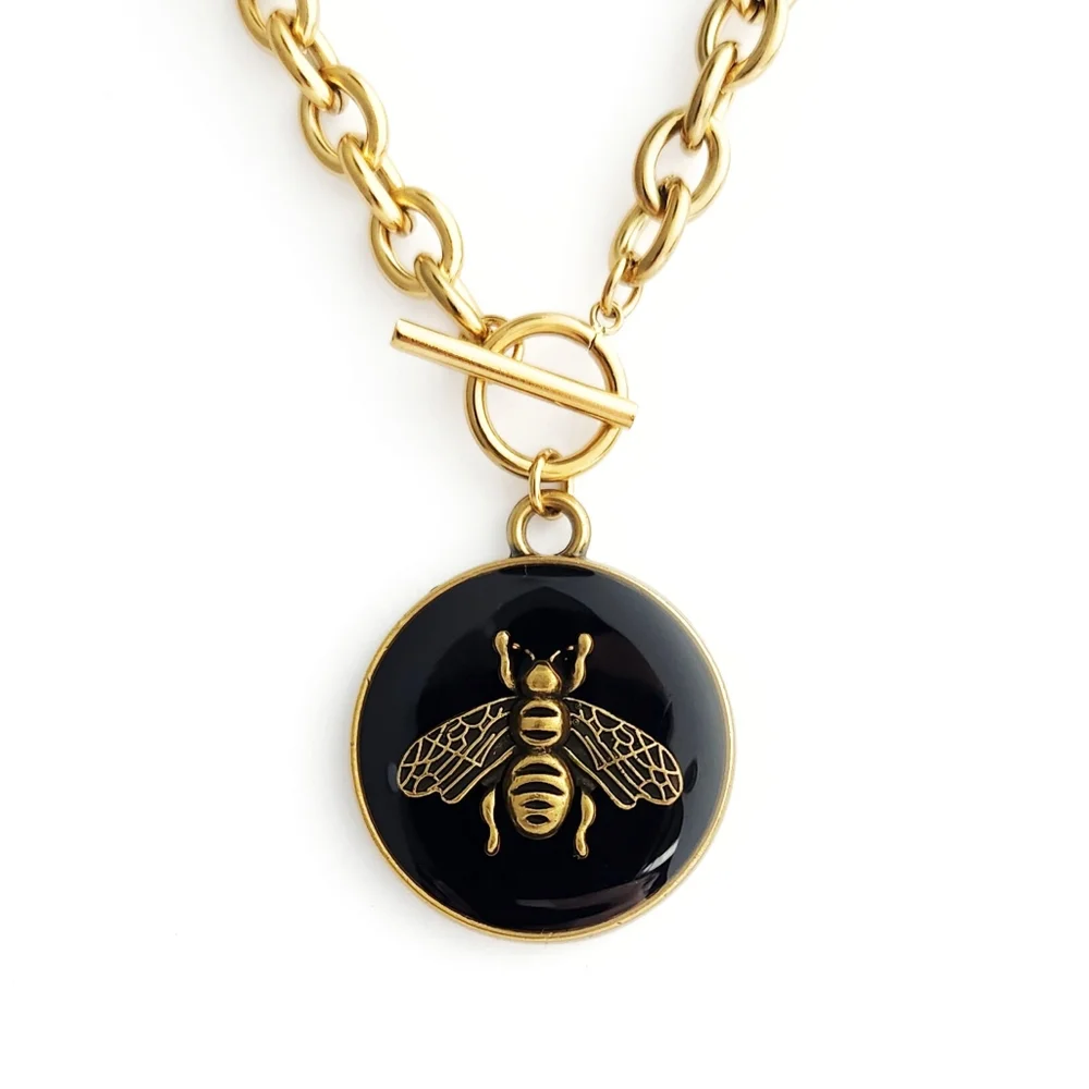 Gucci - Repurposed Bee Charm Necklace Black - Picture 1 of 2